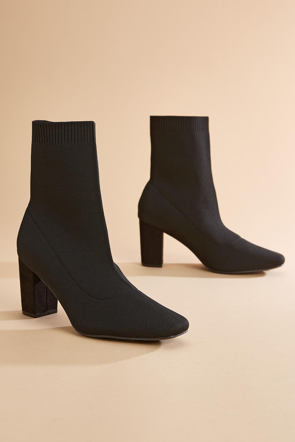 Versona solid knit sock booties